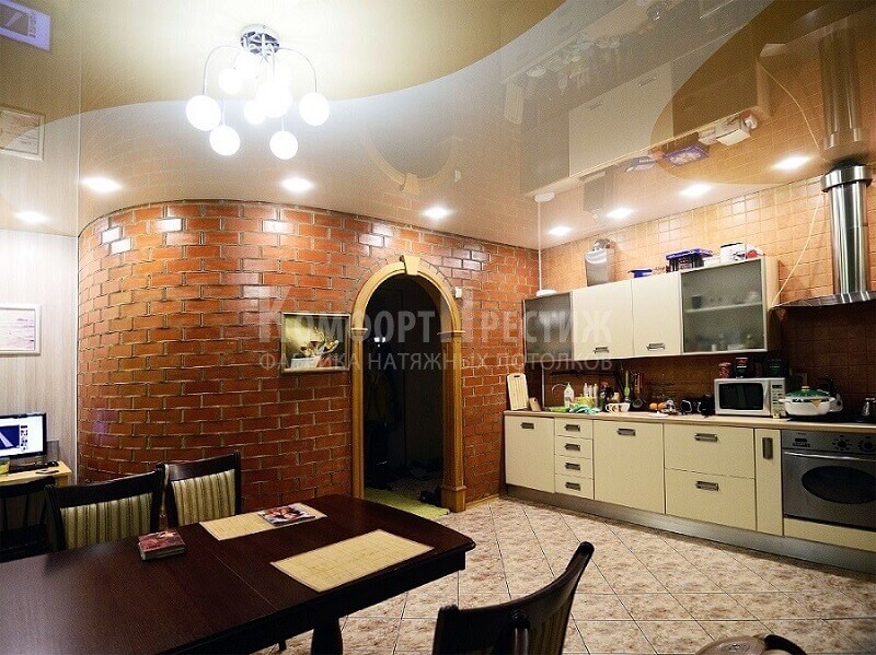 цветные натяжные потолки для кухни фото 29
