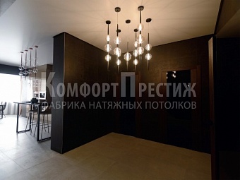 классические натяжные потолки в прихожую 20