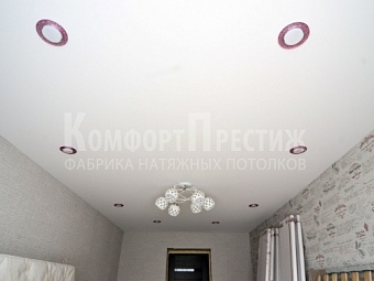 сатиновые натяжные потолки для спальни 21